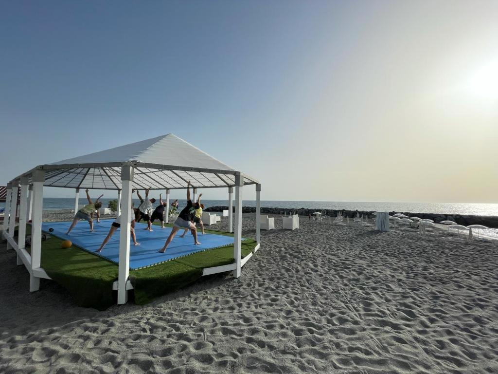 Le Mandrelle Beach Resort Campora San Giovanni Exterior photo